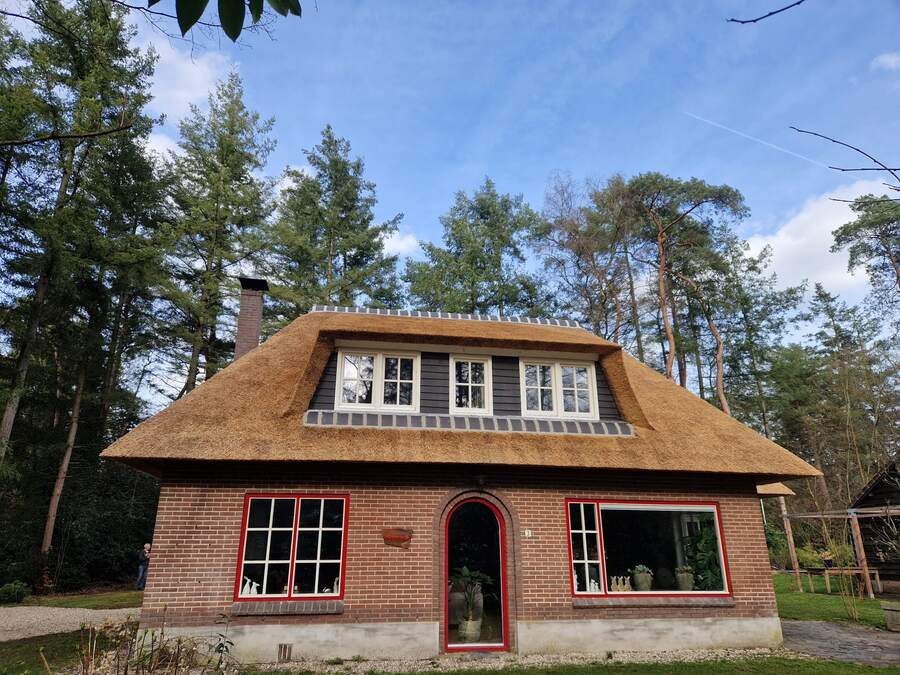 Nieuw rieten dak – Rietdekkersbedrijf E. Eiland