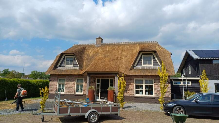 Woning met rieten dak